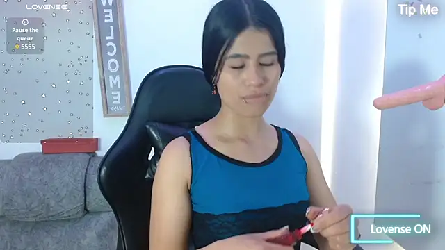 luna starr69 online show from February 2, 2026, 12:48 pm