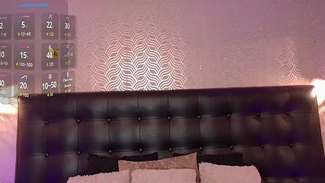 Sharonevanss  online show from September 19, 2025, 8:35 pm