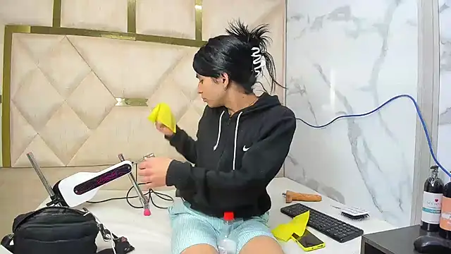 Allisonts69 online show from September 23, 2025, 3:24 am