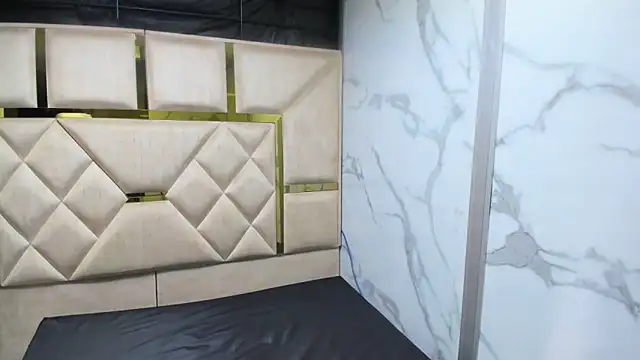 Allisonts69 online show from March 18, 2026, 1:53 am