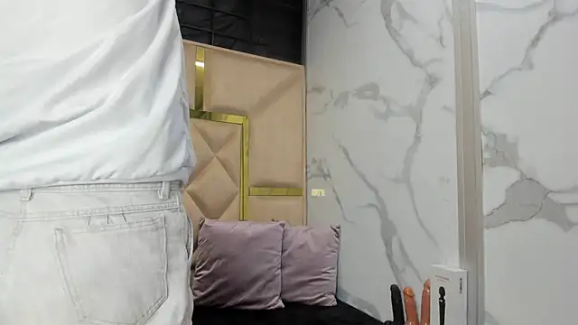 Allisonts69 online show from March 17, 2026, 2:25 am