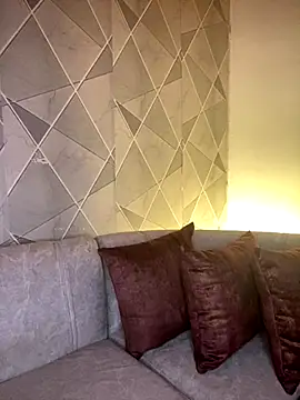 Alisse taylor2 online show from September 22, 2025, 1:17 pm