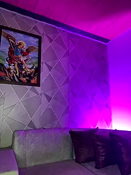 Alisse taylor2 online show from November 8, 2025, 11:47 am