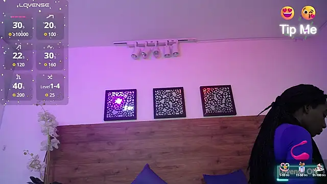 AlexandraCambell online show from September 25, 2025, 7:53 pm