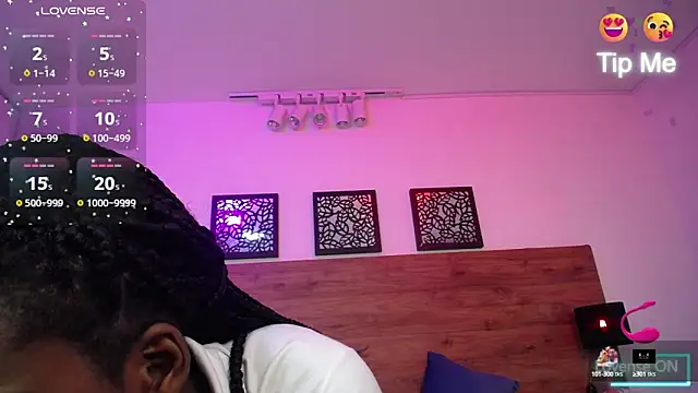 AlexandraCambell online show from September 18, 2025, 7:50 pm