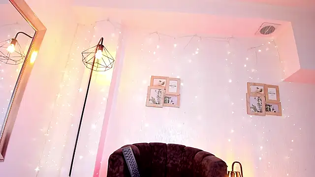 Snapshot of mystic_carito chatting on February 19, 2026, 8:28 pm mystic carito online show from February 19, 2026, 8:28 pm