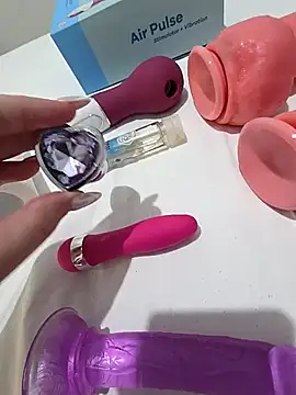 Snapshot of abrilour chatting on October 17, 2025, 1:20 am abrilour online show from October 17, 2025, 1:20 am