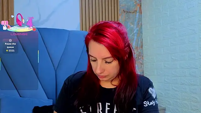 angel  red  online show from September 24, 2025, 2:40 am