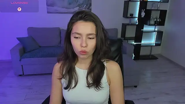 LounaDivine online show from December 1, 2025, 5:52 am