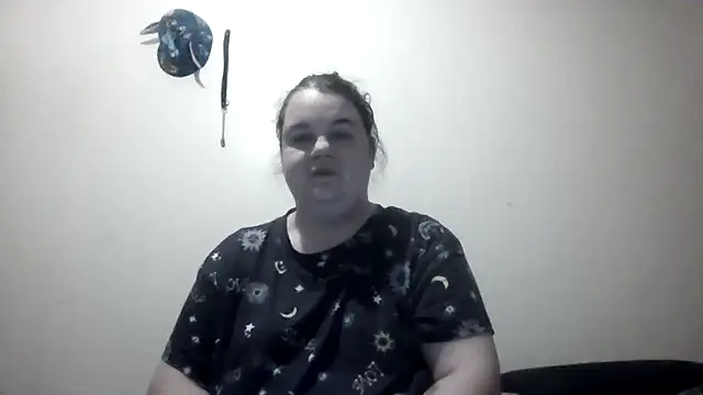 Snapshot of LittleBunny3 chatting on December 19, 2025, 11:29 pm LittleBunny3 online show from December 19, 2025, 11:29 pm