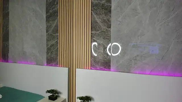 IsisNoir online show from September 21, 2025, 7:08 pm