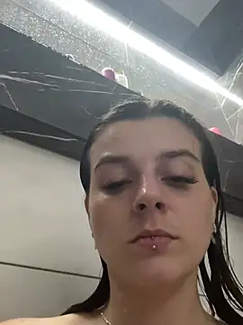 LilyIrons online show from June 21, 2026, 1:28 pm