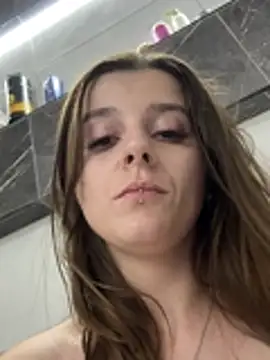 LilyIrons online show from June 17, 2026, 11:14 pm