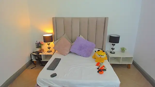 evvaa moon69 online show from October 3, 2025, 12:39 pm