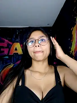 SofieLove 01 online show from May 3, 2026, 8:19 am