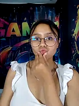 SofieLove 01 online show from April 23, 2026, 12:29 pm