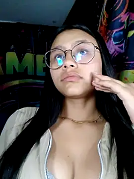 SofieLove 01 online show from May 6, 2026, 7:12 am