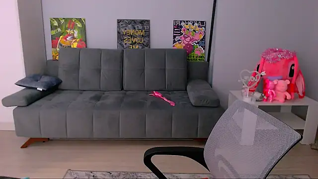 queenofthesense  online show from February 3, 2026, 2:44 pm