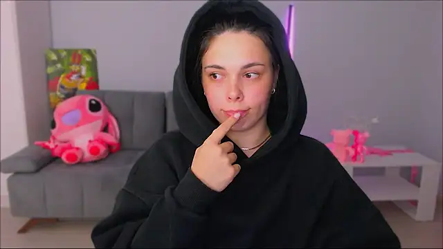 queenofthesense  online show from October 13, 2025, 3:02 pm