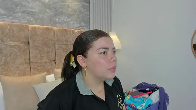 leilapons online show from September 24, 2025, 4:35 pm