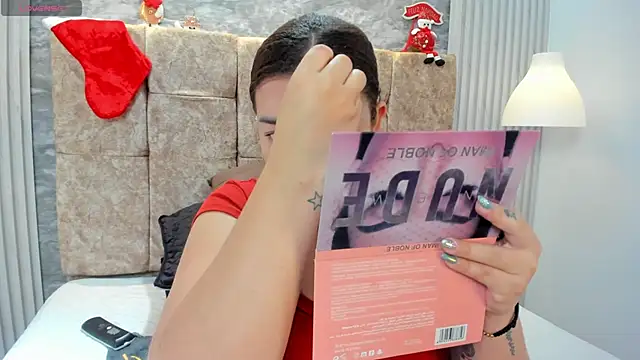 leilapons online show from November 30, 2025, 5:36 pm