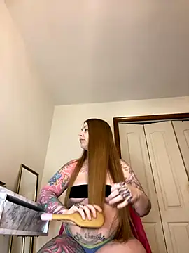 peachykatt online show from November 13, 2025, 11:19 pm