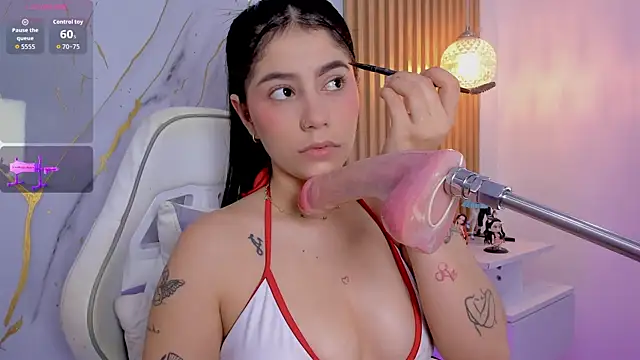 alissaowens  online show from June 23, 2026, 11:08 am
