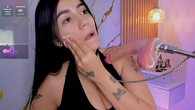 alissaowens  online show from July 8, 2026, 9:54 am