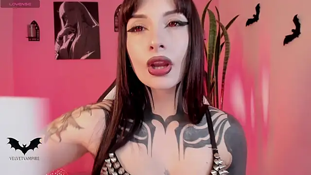 VelvetVampiree online show from May 10, 2026, 4:49 am