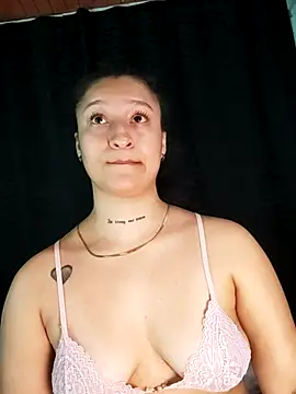 Snapshot of EVAH_LEE_ chatting on July 23, 2026, 3:04 am EVAH LEE online show from July 23, 2026, 3:04 am