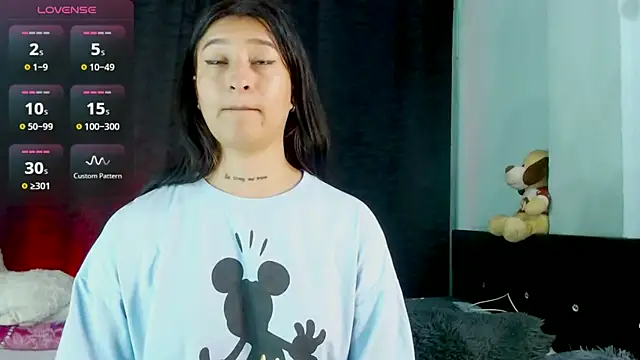 EVAH LEE  online show from December 22, 2025, 4:01 am