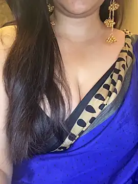 annanya01 online show from April 18, 2026, 3:31 am