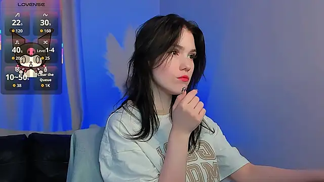 Sophie SkyAngel online show from November 19, 2025, 1:44 pm