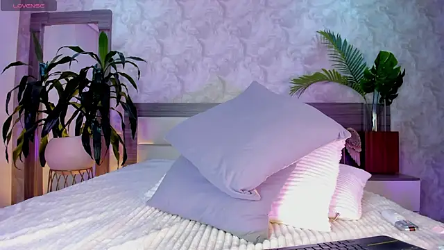 Alaiaguerra online show from August 1, 2026, 7:56 pm
