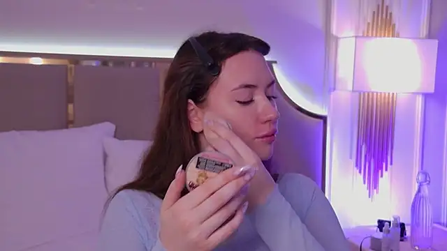 MeganStrain online show from September 27, 2025, 3:12 am