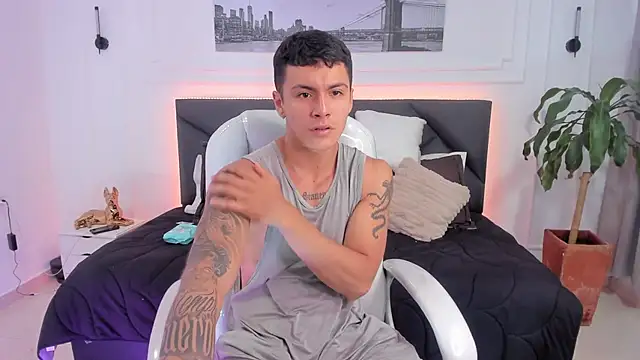 Leo santoro online show from November 3, 2025, 2:20 pm