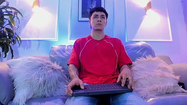 Leo santoro online show from March 7, 2026, 1:49 pm