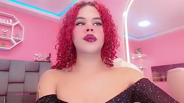 KlhoeGill online show from October 6, 2025, 12:28 pm