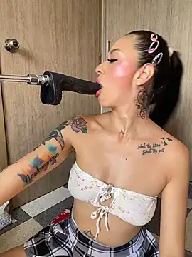 ValentinaBianchi online show from February 25, 2026, 7:47 pm