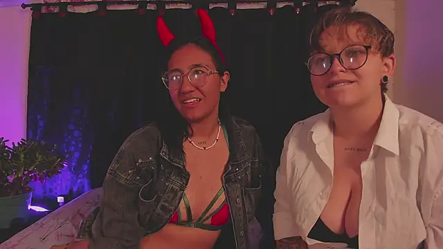 CrazyCakes  online show from September 16, 2025, 3:07 am