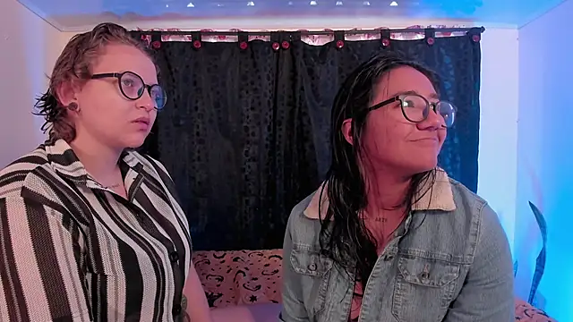 CrazyCakes  online show from May 13, 2026, 4:36 pm