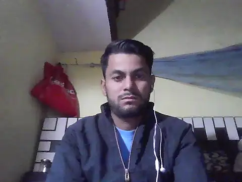 ursdreamperson online show from December 2, 2025, 4:47 am