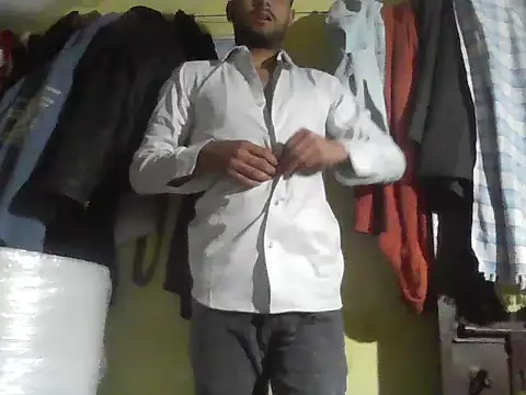 ursdreamperson online show from December 4, 2025, 2:38 pm