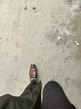 ursdreamperson online show from November 27, 2025, 4:13 am