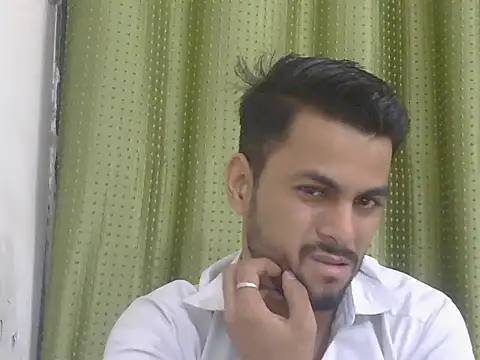 ursdreamperson online show from June 23, 2026, 1:03 am