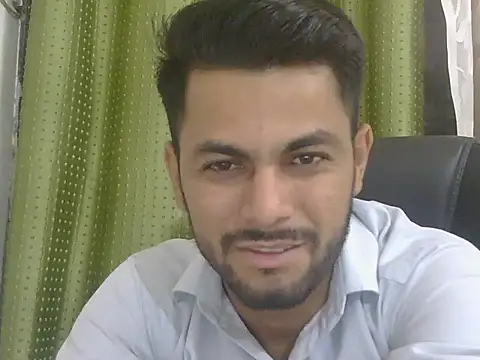 ursdreamperson online show from June 19, 2026, 1:11 am
