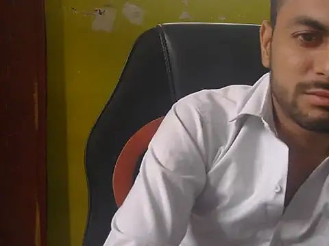 ursdreamperson online show from June 16, 2026, 1:27 am