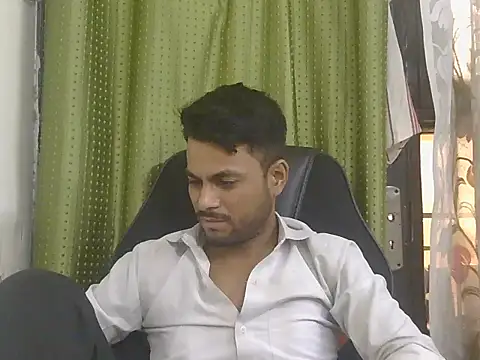 ursdreamperson online show from July 26, 2026, 2:29 am