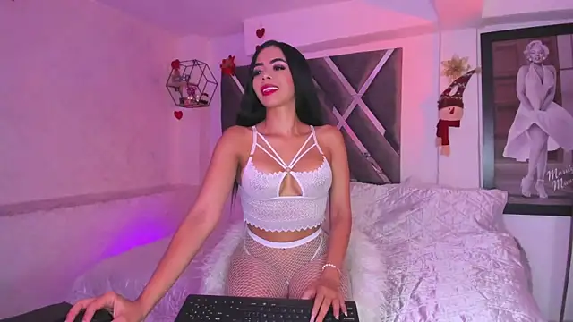 pocahontasweetss03 online show from November 13, 2025, 7:34 am