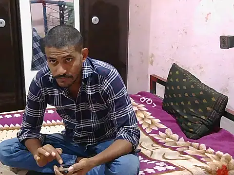 krishjaat43 online show from December 19, 2025, 7:44 am